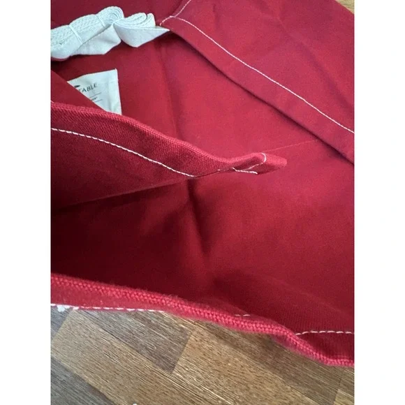 Sur la Table Apron Signature Red 100% Cotton Pockets O/S Adjustable Never Used - Picture 9 of 14